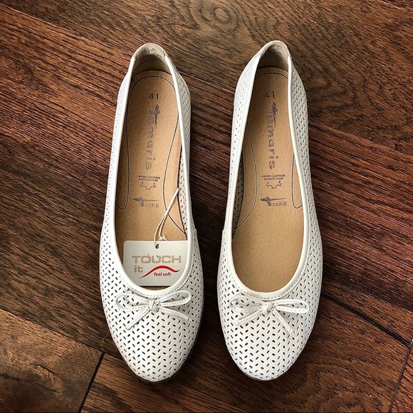 Tamaris White Flats with Touch It Technology in Size 9.5 - Picture 5 of 11